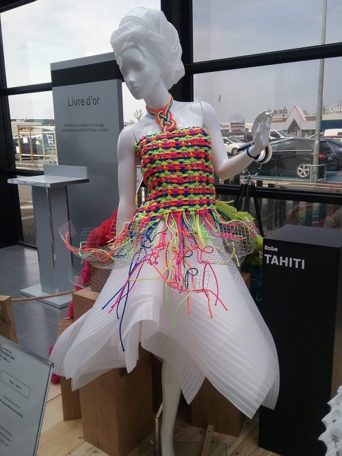 Robe Tahiti pour l'exposition Leroy Merlin